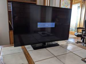 lot 63 image: 32 VIZIO Flat Screen TV