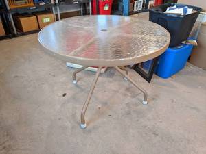 lot 69 image: Patio Table