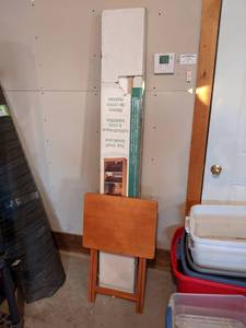 lot 77 image: NEW Bookshelf and TV Tray