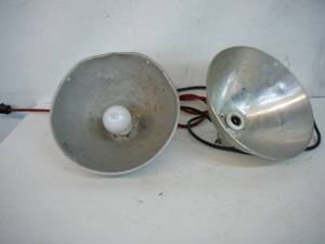 lot 4 image: Work Lights (2)