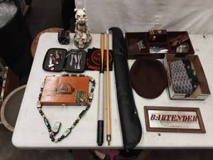 lot 21 image: Pool Cue, Bar Ware, Mens Misc.