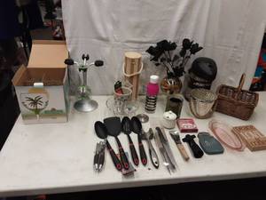 lot 50 image: Lot Of Kitchen Related