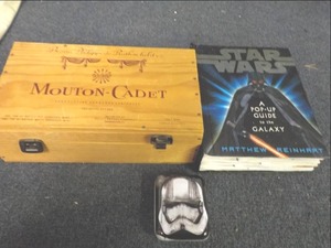 lot 22 image: Star Wars Playing Cards in a Tin Bo...