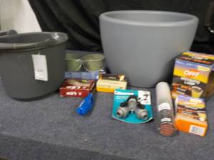 lot 23 image: Garden Pot, New Bucket, Off Lamp an...