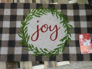 lot 29 image: Joy Floor Mat, Furinno Coffee Table...
