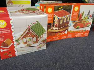 lot 46 image: Set of 3 Gingerhouse Kits...