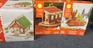 lot 47 image: Set of 3 Gingerhouse Kits...
