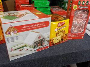 lot 53 image: Gingerbread House Kit, Bauducco Pan...