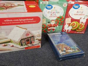 lot 60 image: Gingerbread House Kit, 2 boxes Cook...