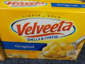 lot 166 image: Lot of 12 - 12 Velveeta Shells and ...