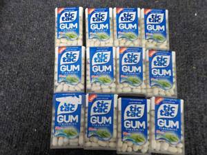lot 194 image: 12 Pkgs Tic Tac Gum Fresh Mint...