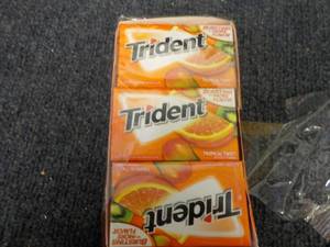 lot 198 image: 12 pks Trident Tropical Twist Gum...