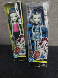 lot 161 image: 3 Monster High Dolls W2...