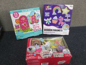 lot 167 image: 2 Craft Kits, Pet Carrier W2...