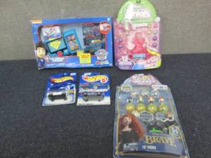 lot 170 image: 2 Squinkies Sets, Sea Patrol Pup Pa...