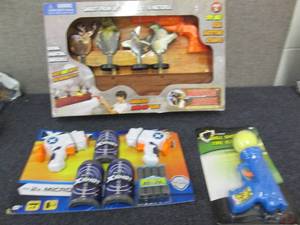 lot 198 image: 3 Assorted Shooting Toys W3...
