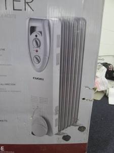 lot 201 image: 1,500-Watt Electric Oil-Filled Radi...