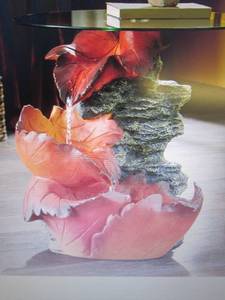 lot 47 image: Leaf Fountain Table Base - no glass...