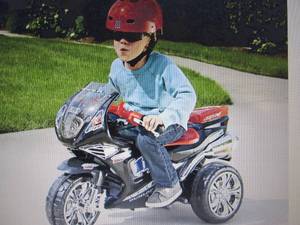 lot 54 image: Battery-Powered 3-Wheel Racer open ...