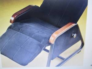 lot 99 image: Zero Gravity Chair open box Retail ...