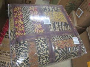 lot 144 image: Full Comforter open box Retail $99....