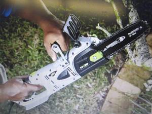 lot 255 image: 2-In-1 Convertible Pole Chain Saw o...