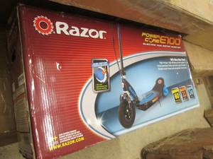 lot 256 image: Razor Power Core E100 Electric Scoo...
