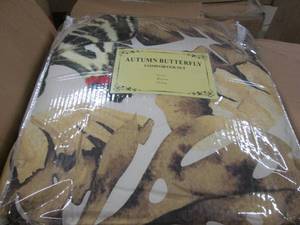 lot 276 image: Queen Autumn Butterfly Comforter Se...