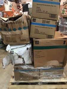 lot 25 image: Pallet with Assorted Christmas Decorations