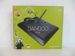 lot 7 image: Wacom Bamboo Fun USB Graphics Tablet & Mouse Set