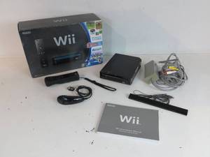 lot 8 image: Nintendo Wii Console & Accessories