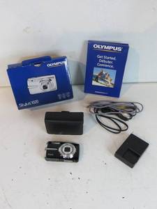 lot 40 image: Olympus Stylus 1020 Digital Camera
