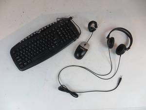 lot 49 image: Wired Keyboard, Mouse, & Sony Headphones