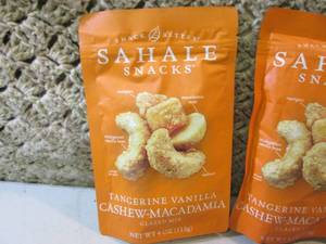 lot 260 image: 3 Bags of Sahale Snacks Tangerine V...