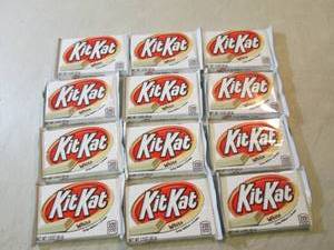lot 270 image: 12 Kit Kat White Candy Bars Best by...