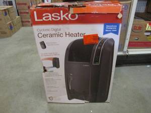 lot 1 image: Lasko Cyclonic 1500-Watt Electric C...