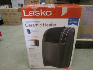 lot 4 image: Lasko Cyclonic 1500-Watt Electric C...