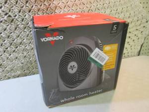 lot 7 image: Vornado 5122 BTU 1500-Watt Portable...