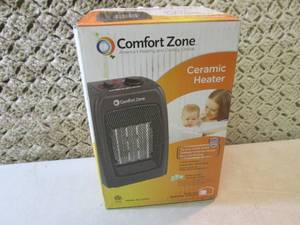 lot 9 image: Comfort Zone 7501500-Watt Ceramic ...