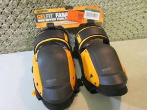 lot 24 image: Toughbuilt GELFIT Black Thigh Suppo...