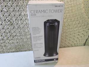 lot 27 image: 1500-Watt Electric Ceramic Tower Sp...