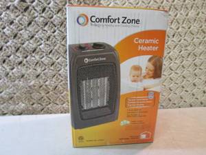 lot 39 image: Comfort Zone 7501500-Watt Ceramic ...