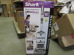 lot 78 image: Shark Navigator Lift-Away DLX Vacuu...