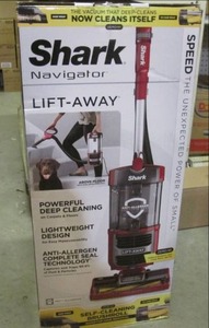 lot 95 image: Shark Navigator Lift-Away Zero-M Sp...