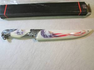 lot 127 image: 13 Decorative Patriotic Eagle Knif...