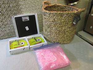 lot 151 image: Large Basket Bathroom Scale 2 Clock...