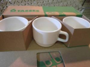 lot 177 image: Case of 36 Cups 6 boxes of 6  F-2...