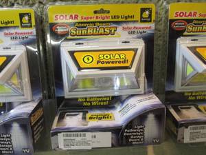 lot 181 image: Lot of 3 Solar Super Bright Motion ...