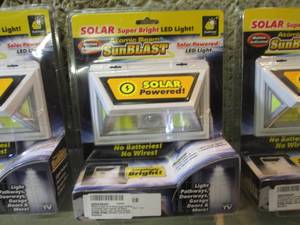 lot 182 image: Lot of 3 Solar Super Bright Motion ...