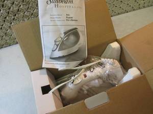 lot 185 image: Sunbeam GreenSense Classic Steam Ir...